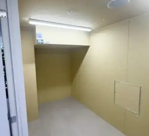 使われていない倉庫・バックヤード